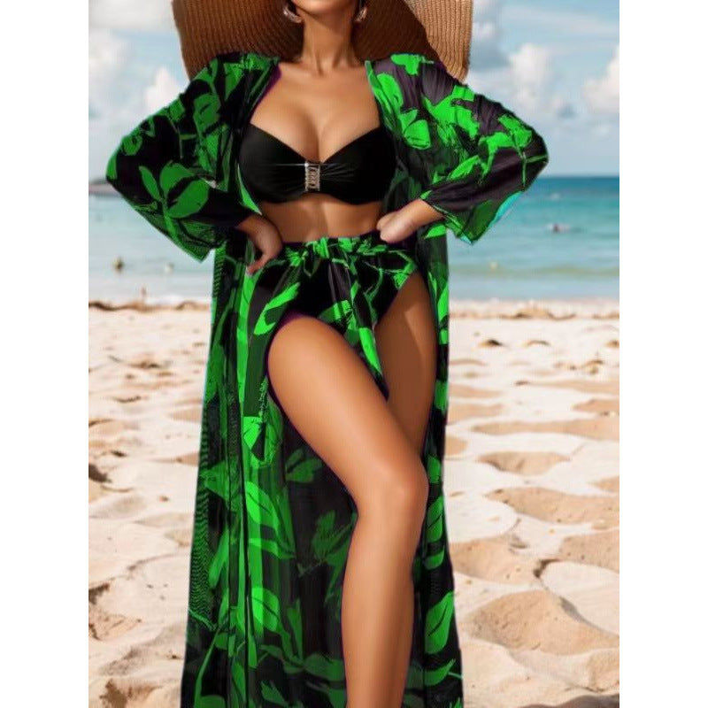 Damen Bikini-Set mit floralem Überrock und stilvollem Bandeau-Oberteil Echo Archiv