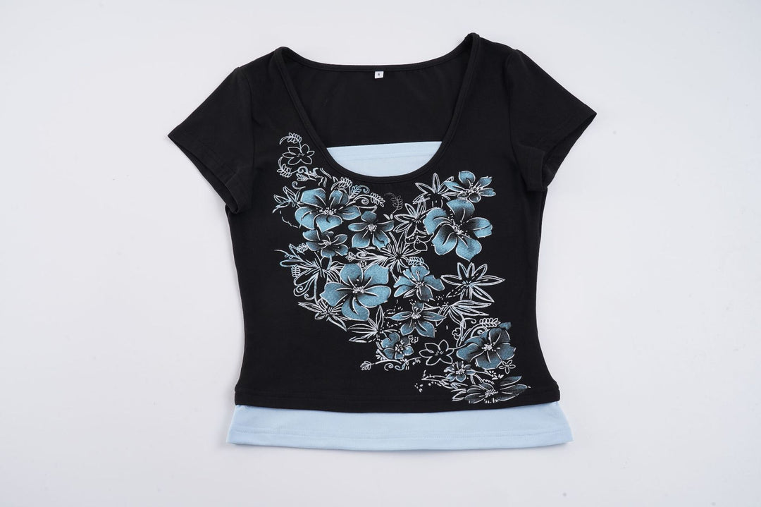 Damen T-Shirt mit floralem Druck und figurbetonendem Schnitt Echo Archiv