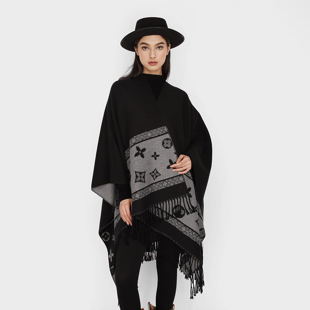 Damen Fransen-Capeponcho im Jacquard-Wollmix mit asymmetrischem Zipfelsaum Echo Archiv