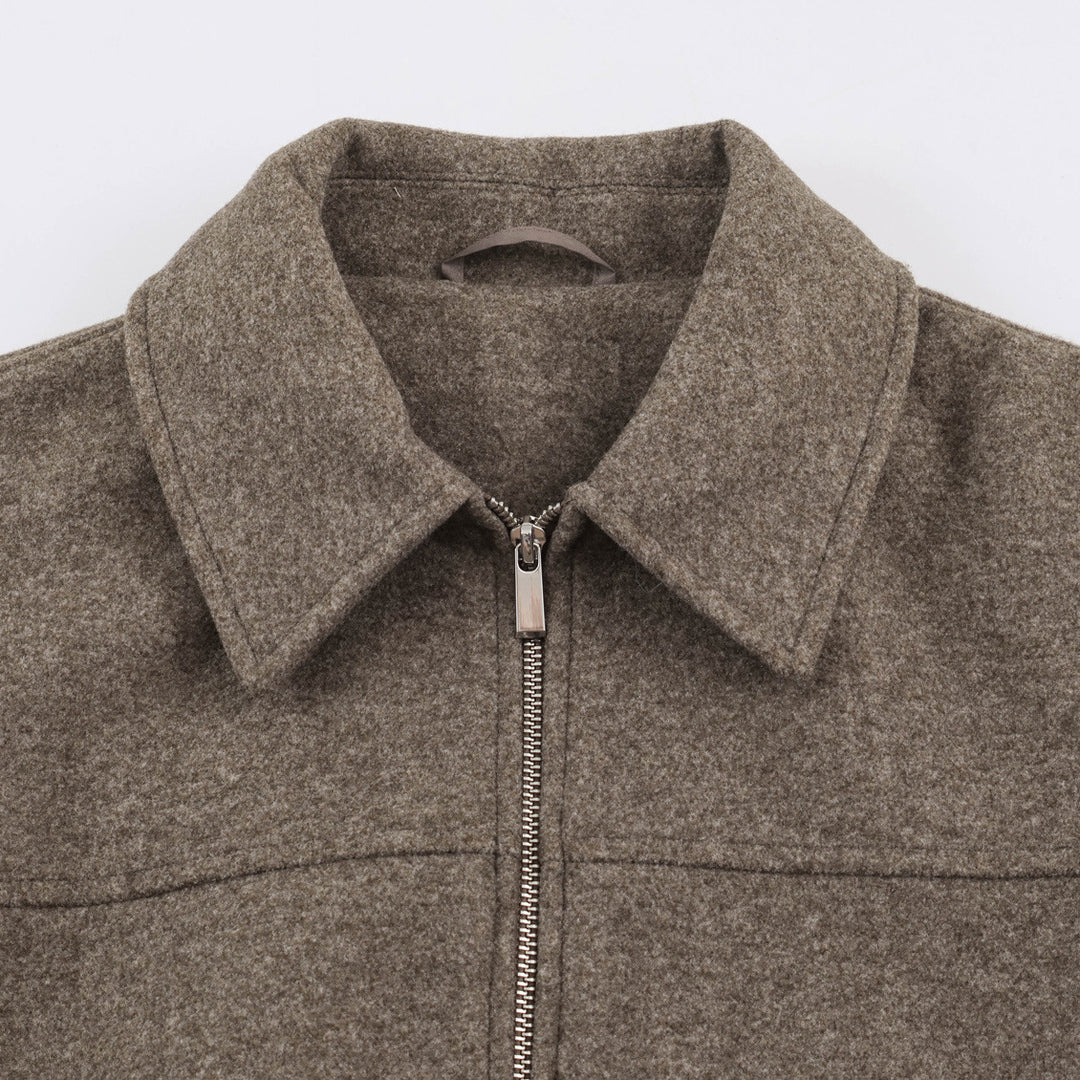 Damen Kurzjacke mit Ballonärmeln, weitem Hemdkragen und elastischem Saum Echoarchiv
