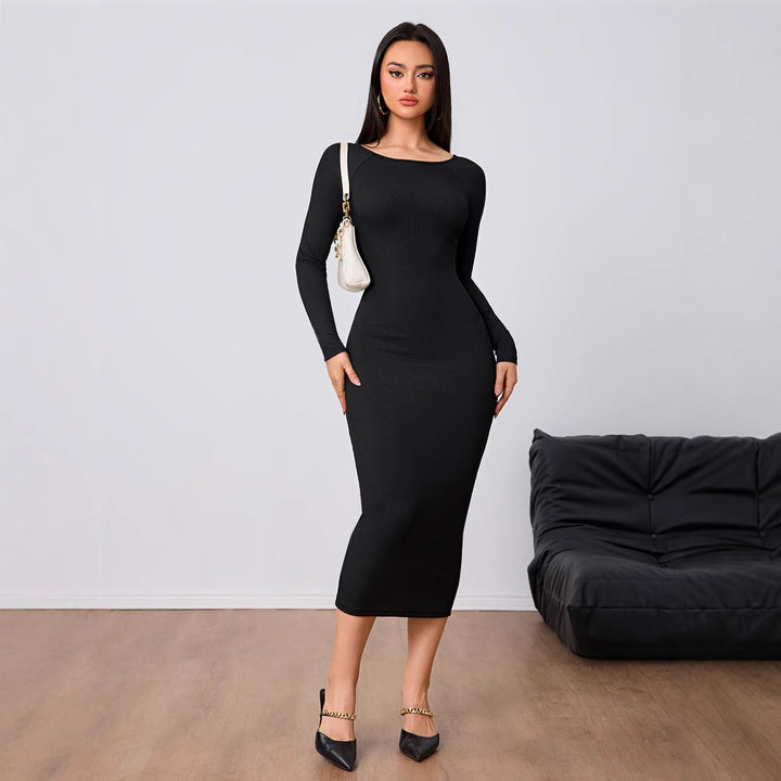Damen figurbetontes Stretch-Midikleid mit U‑Boot‑Ausschnitt und figurformendem Rippstrick – Élara