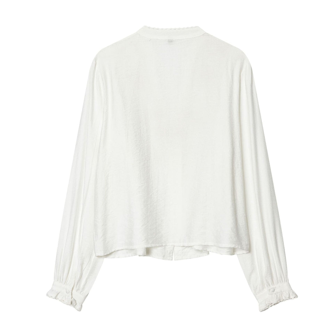 Damen leichte bestickte Baumwollbluse im Boho‑Stil mit Stehkragen, Zierknopfleiste und geraffter Empire‑Taille – Élovi