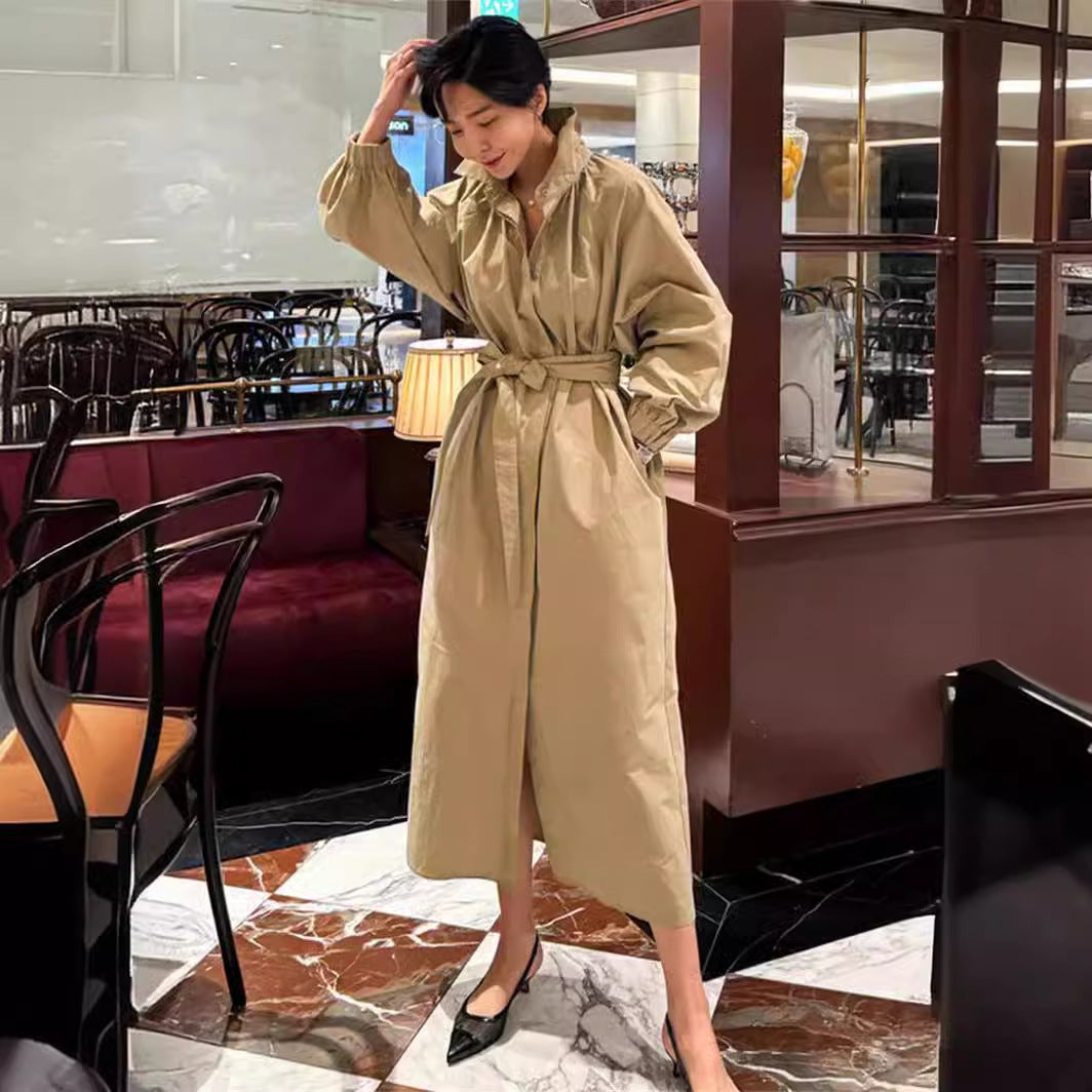 Damen Maxilanger Oversize-Mantel mit hohem Stehkragen, geraffter Rückenpasse und kastiger Silhouette – Montévia