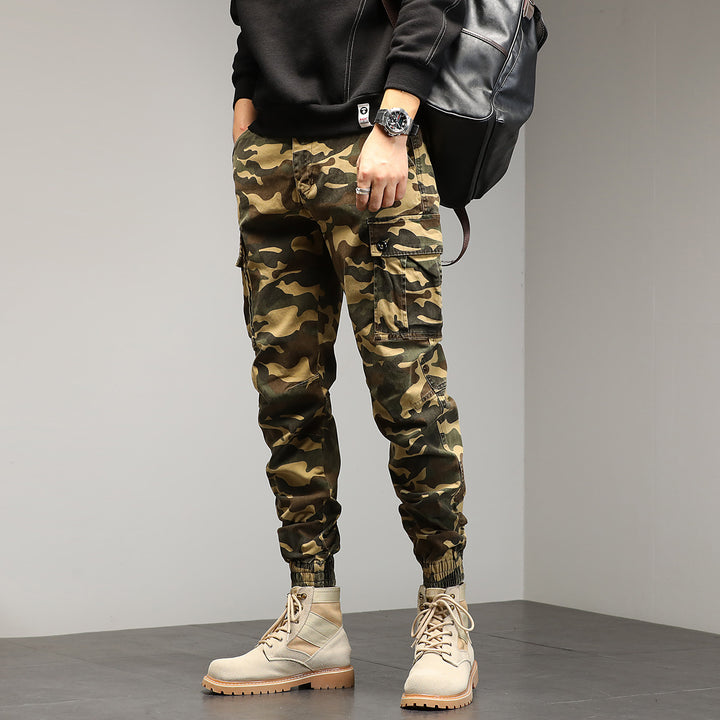 Herren Konisch geschnittene Utility-Cargohose im Camouflage-Joggerstil mit elastischem Bund und gerippten Bündchen Echo Archiv