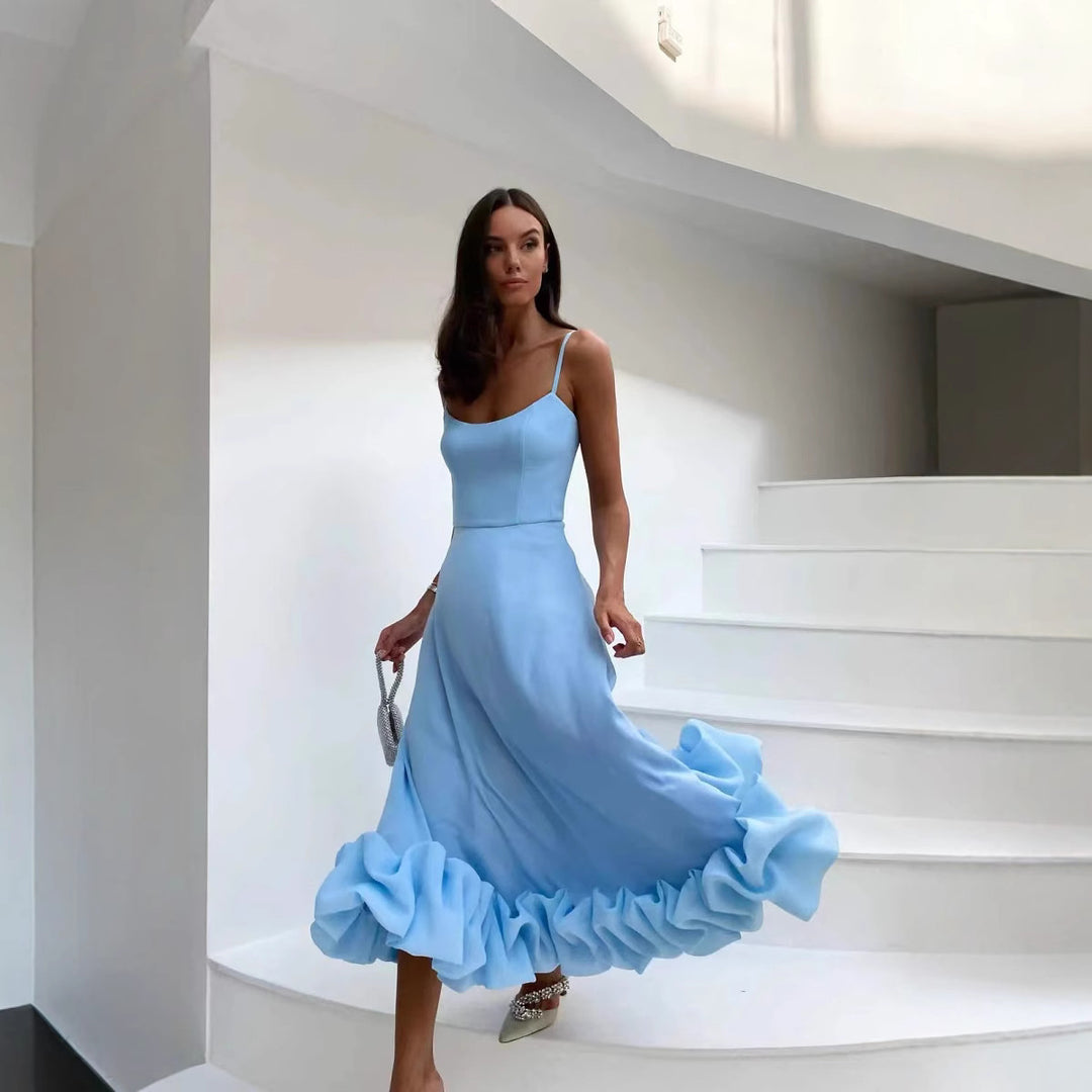 Damen Midi-Kleid mit zarten Spaghetti-Trägern und voluminösem Rüschensaum Echo Archiv