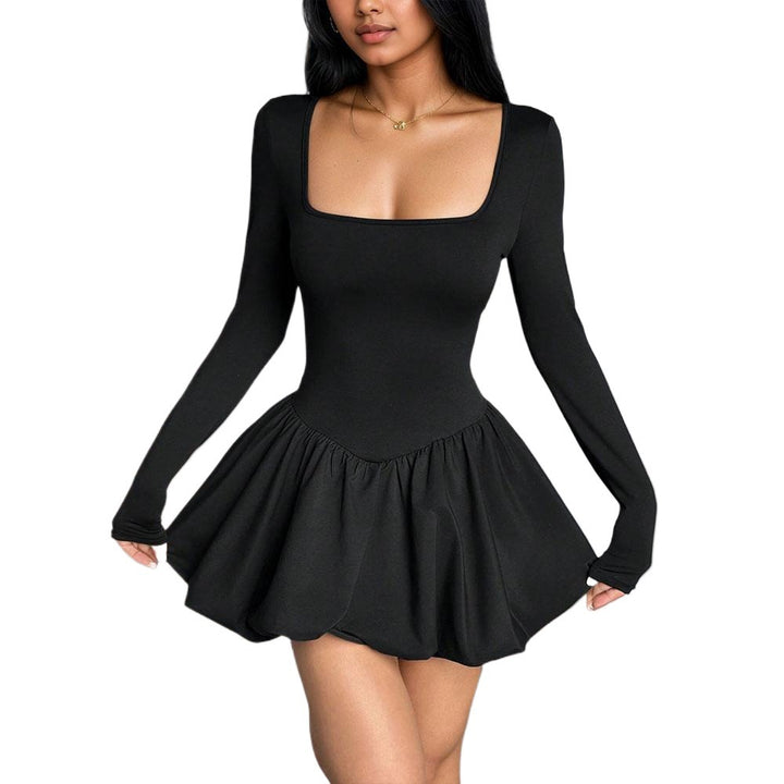 Damen figurbetontes Skater-Minikleid mit quadratischem Ausschnitt, Sculpting-Oberteil und gerafftem Tellerrock – Élara