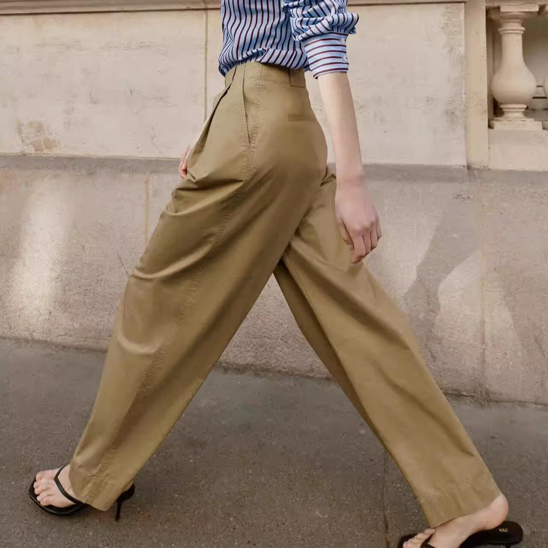 Damen Weite Bundfaltenhose mit hoher Taille und geradem Bein Echoarchiv