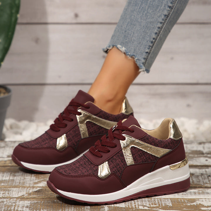 Damen sportlicher Keil-Sneaker mit gepolstertem Memory-Fußbett und eleganten Metallic-Akzenten Echo Archiv