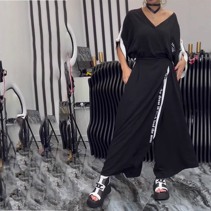 Damen nan sportlich-elegantes Maxikleid mit V-Ausschnitt, Taillengürtel, Kontrastseitenband und Brusttasche Echo Archiv