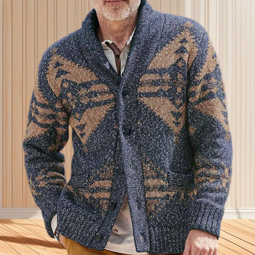 Herren Strickjacke mit kunstvollem Muster und praktischen Taschen Echoarchiv