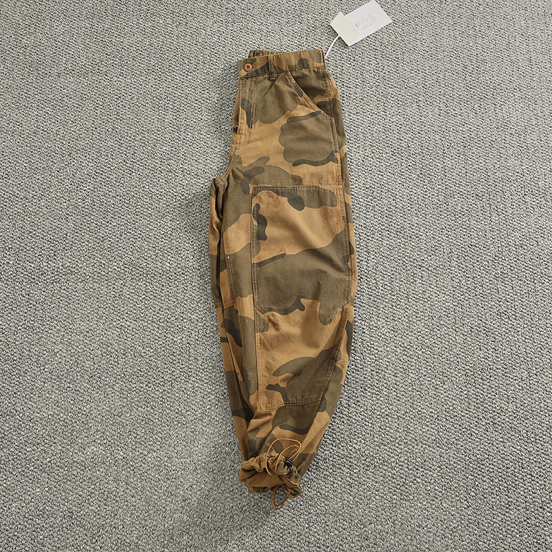Herren Cargohose im stylischen Camouflage-Design mit elastischem Bund und praktischen Taschen Echoarchiv