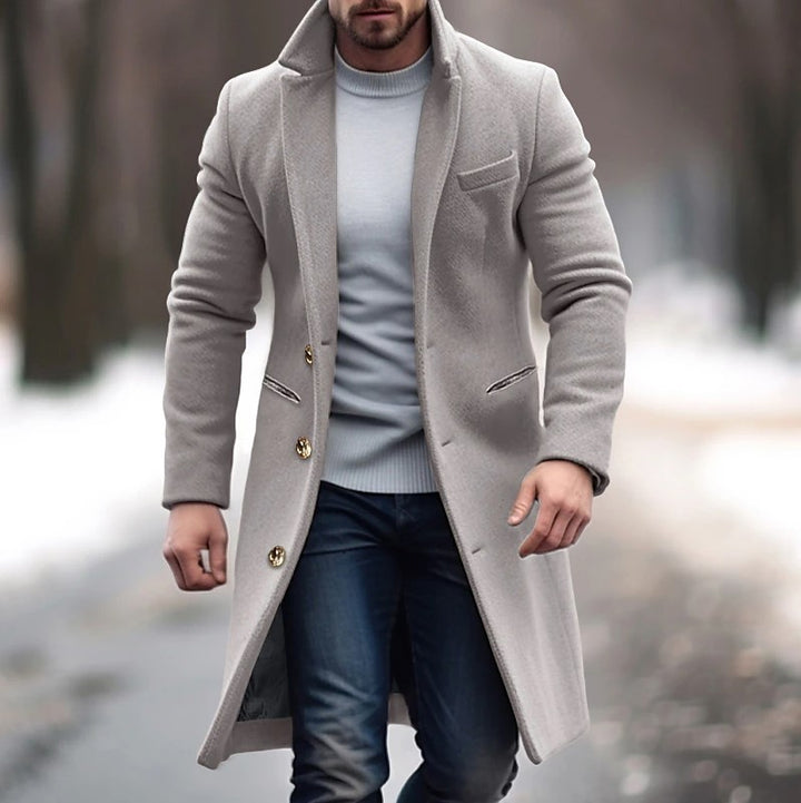 Herren eleganter Wollmantel mit schmalem Schnitt und goldenen Knöpfen Echoarchiv