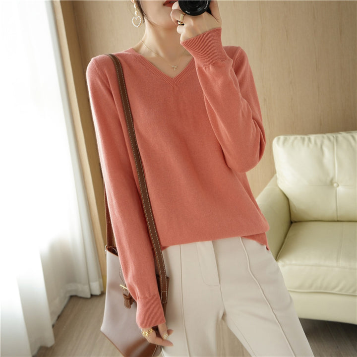 Damen Leichter V‑Ausschnitt Feinstrickpullover aus kaschmirweicher Baumwollmischung mit elastischen Rippbündchen Echoarchiv