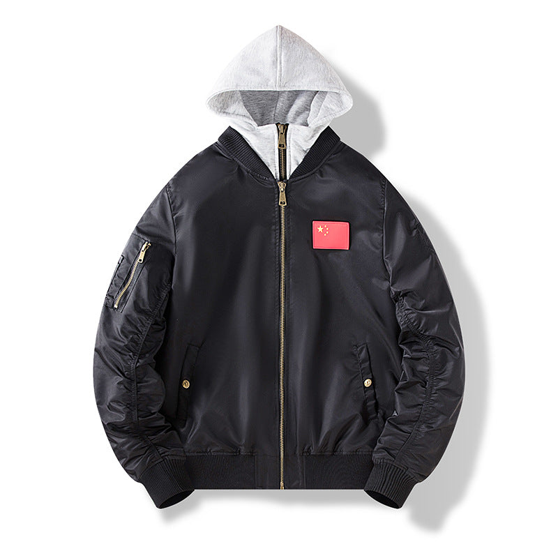 Herren Nylon‑Bomberjacke mit integrierter Sweatkapuze und Ärmel‑Utility‑Tasche Echo Archiv