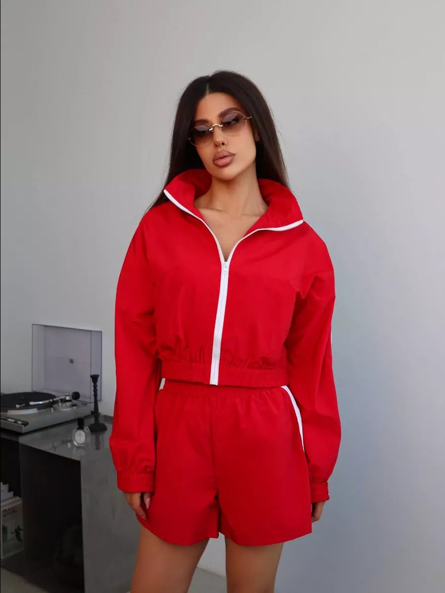 Damen nan kurzes Sport-Trackset mit Crop-Zip Jacke und elastischer Highwaist-Shorts Echo Archiv