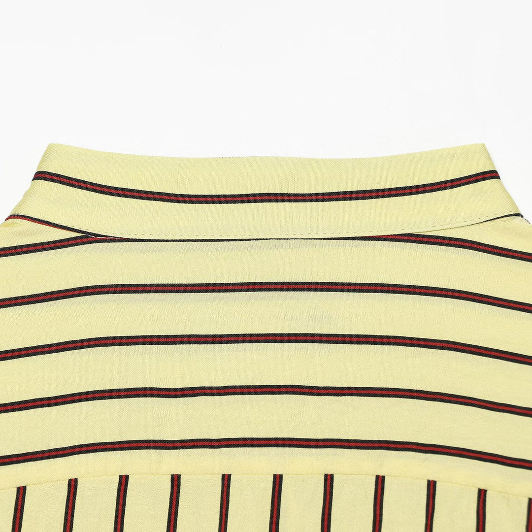 Damen Gestreifte Oversize-Bluse mit Stehkragen und Brusttasche Echoarchiv