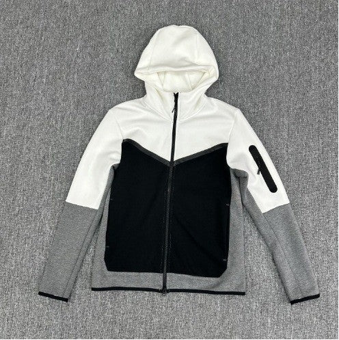 Herren sportliche Fleecejacke mit verstellbarem Kapuzenkragen und funktionalen Reißverschlusstaschen Echoarchiv