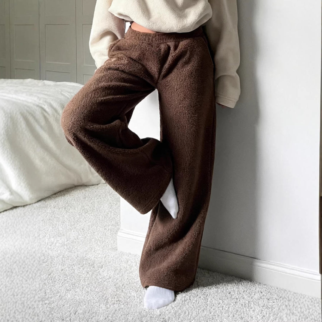 Damen Flauschige Jogginghose mit elastischem Bund und Seitennahttaschen Echo Archiv