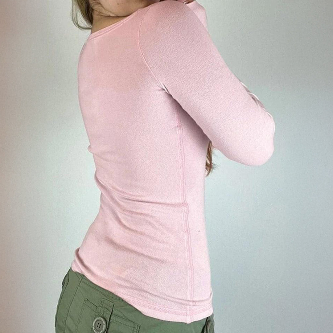 Damen tailliertes Langarmshirt mit quadratischem Ausschnitt, Knopfleiste und feiner Spitzenblende – Maréline