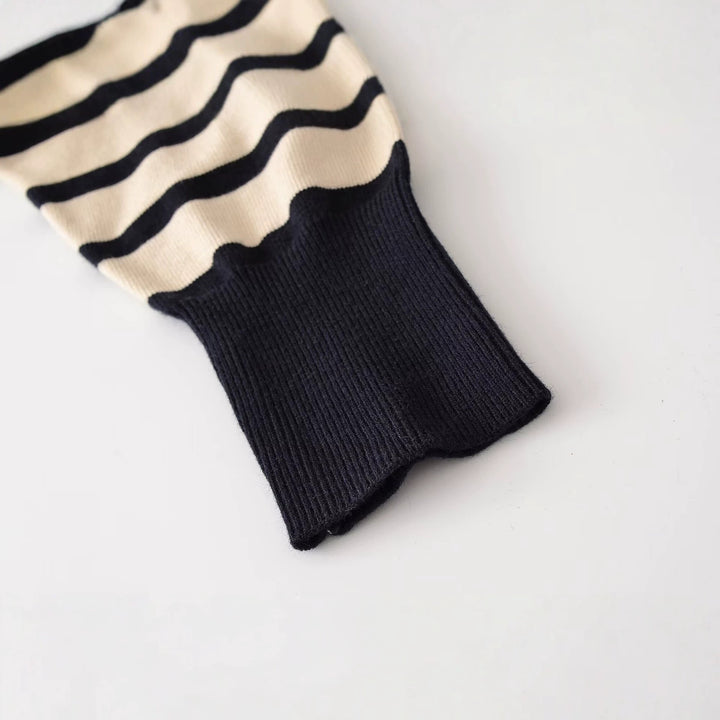 Damen Gestreifter Strickpullover mit halbem Reißverschluss und Stehkragen Echoarchiv