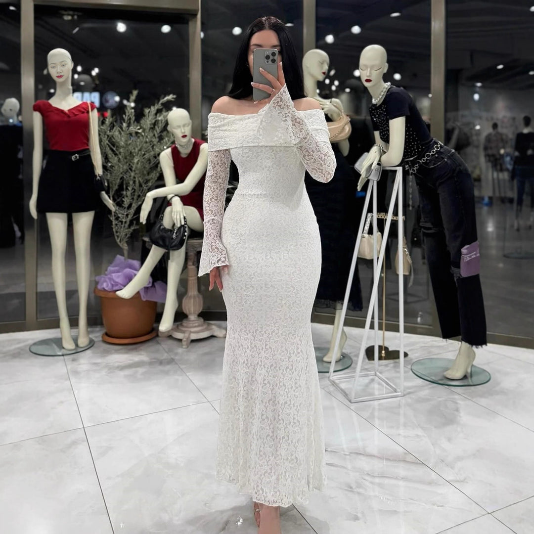 Damen Elegantes Spitzenkleid mit Off-Shoulder Design und Schößchen Echo Archiv