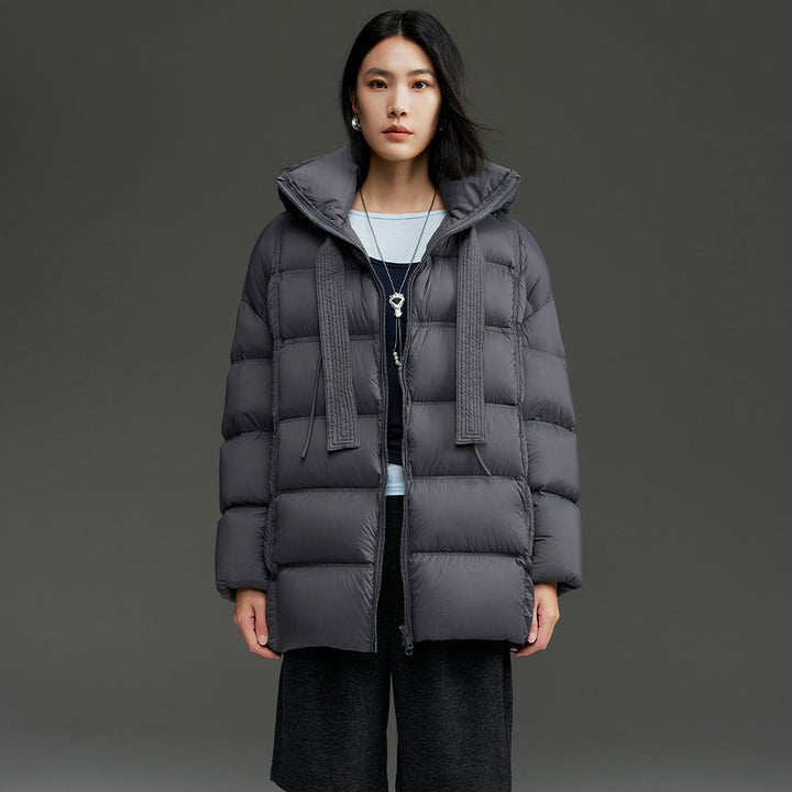 Damen Boxy-Steppjacke mit übergroßem Thermokragen und dekorativen Kordel-Details Echoarchiv