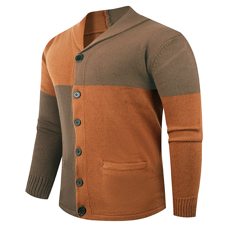 Herren Strickjacke mit modernem Zopfmuster und praktischen Taschen Echoarchiv