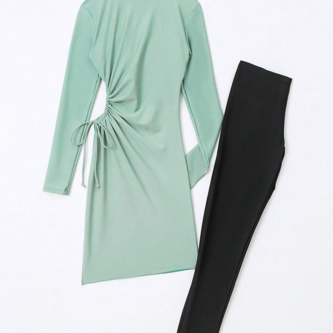 Damen modisches Strandoutfit mit längerem Oberteil Echo Archiv