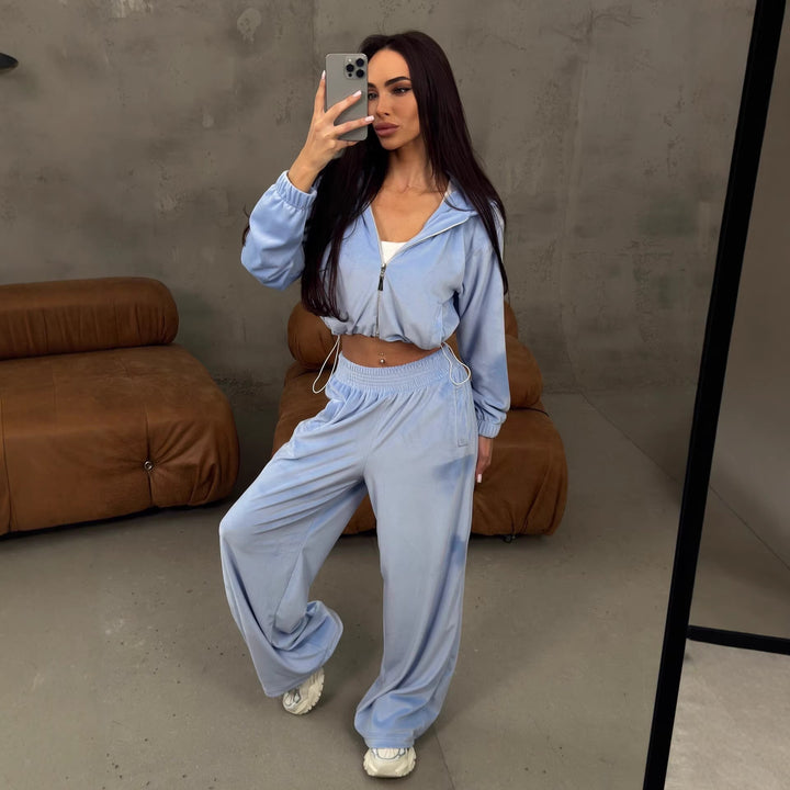 Damen weites Lounge-Set mit Cropped Zipjacke und High-Waist Relaxhose – Avérine
