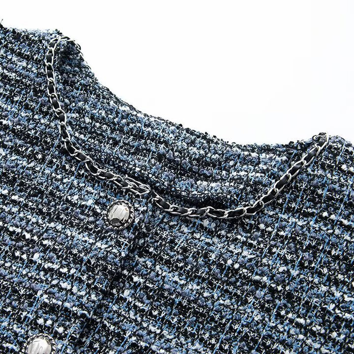 Damen Bouclé-Shorts-Overall mit taillierter Silhouette, Knopfleiste und Zierkette Echoarchiv