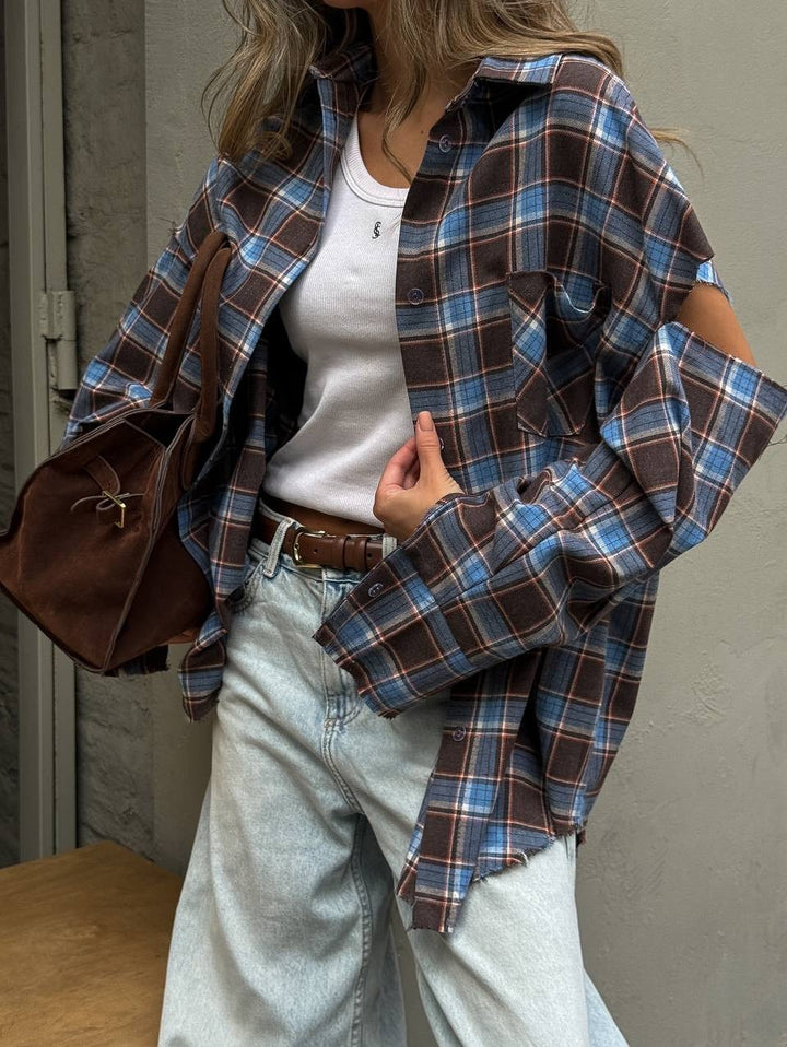Damen karierte Oversize-Hemdjacke mit Cut-Out-Ärmeln und rohem Saum Echoarchiv
