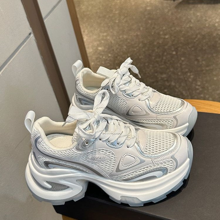 Damen Sportliche Sneakers mit atmungsaktiver Mesh-Oberfläche und gepolsterter Sohle Echo Archiv