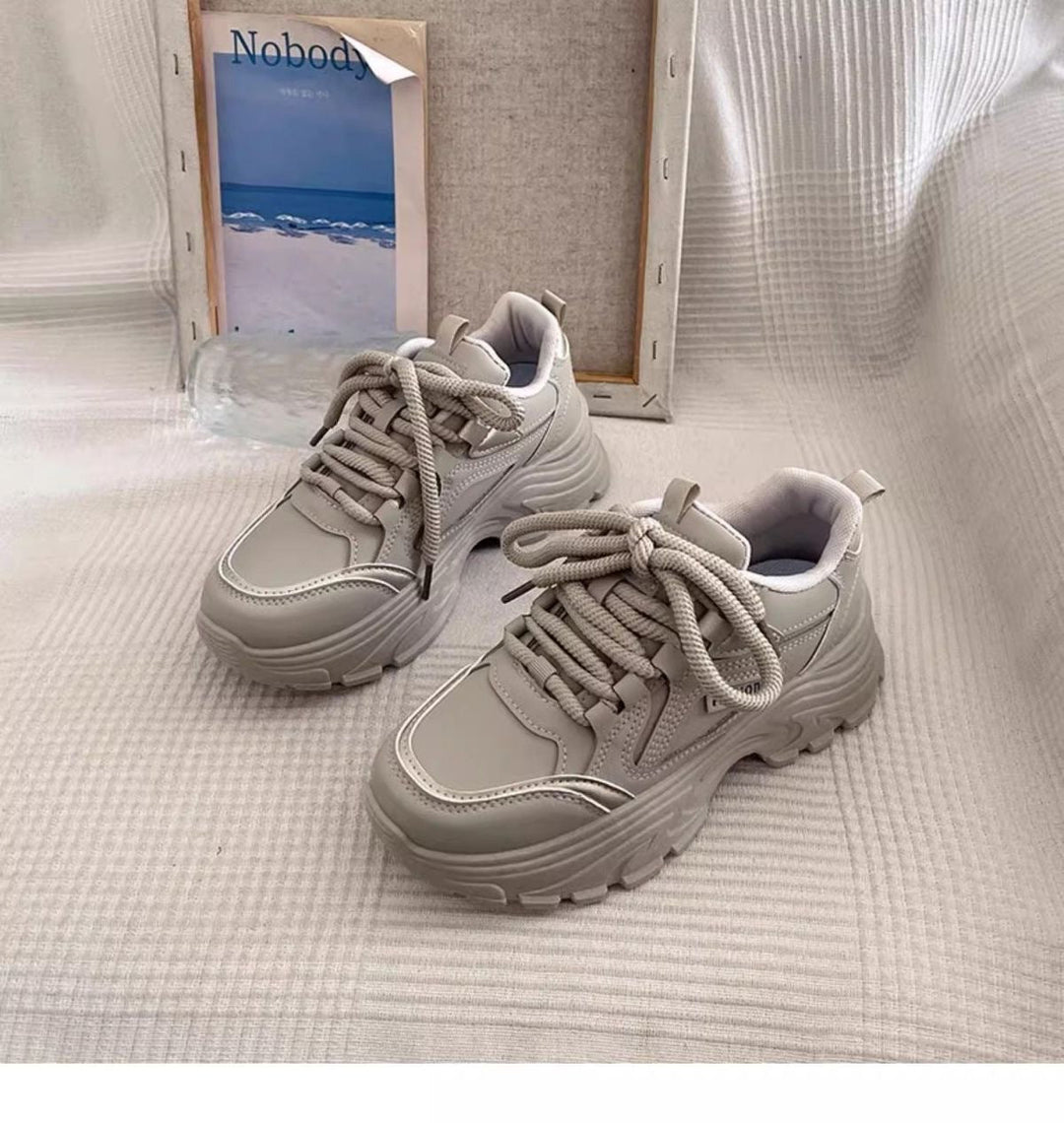 Damen Sportliche Sneakers mit robustem Profil und bequemer Dämpfung Echo Archiv