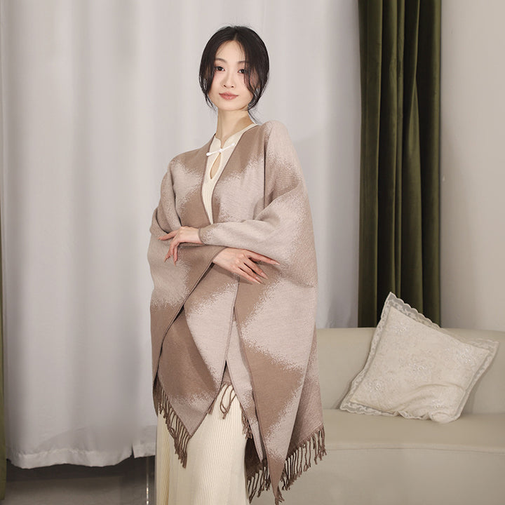 Damen Oversize-Poncho aus Wollmix mit verwaschenem Karo und Fransensaum – Avérine