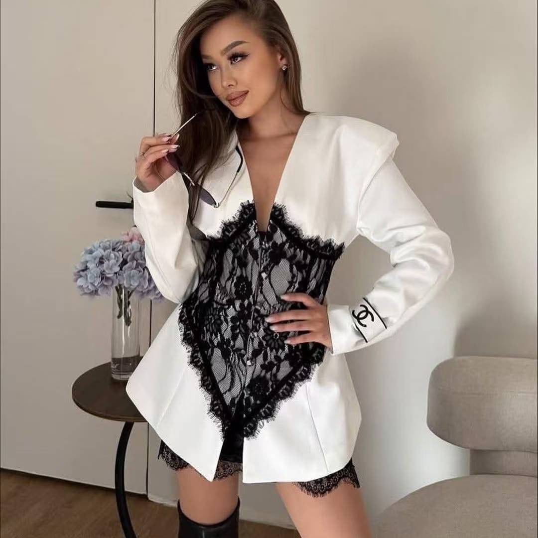 Damen Taillierter Blazer mit Spitzen-Korsettbesatz Echoarchiv