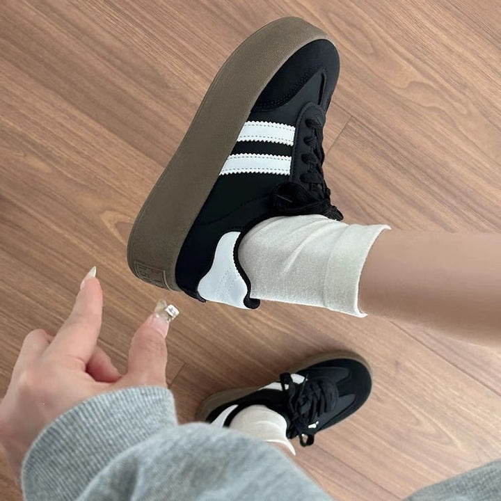 Damen Sneakers mit atmungsaktivem Obermaterial und rutschfester Laufsohle Echo Archiv