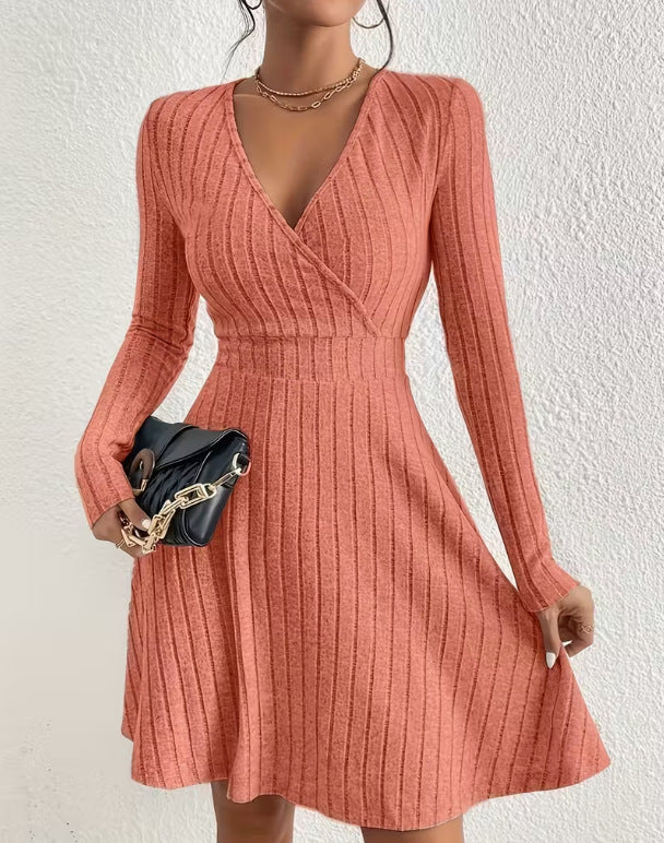 Damen Strickkleid mit Wickel-V-Ausschnitt, taillierter Bund und ausgestelltem A-Linien-Rock Echo Archiv