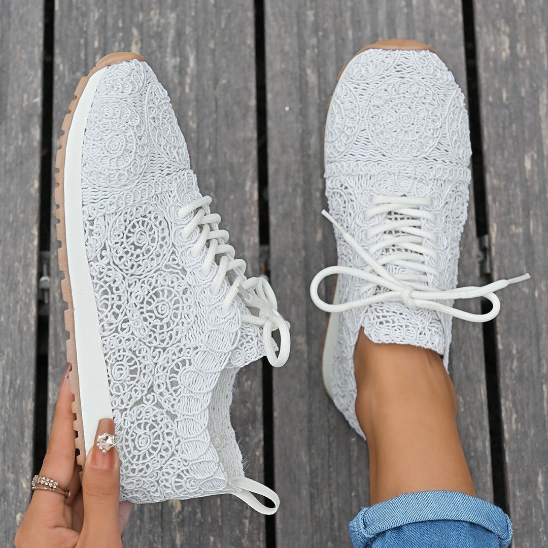 Damen Leichte Sneaker mit Häkelspitzen-Obermaterial und profilierter Gummisohle Echoarchiv