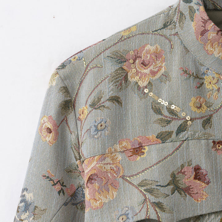 Damen Kurzjacke im Jacquard‑Blütenmuster mit Stehkragen und Zierknopfleiste Echo Archiv