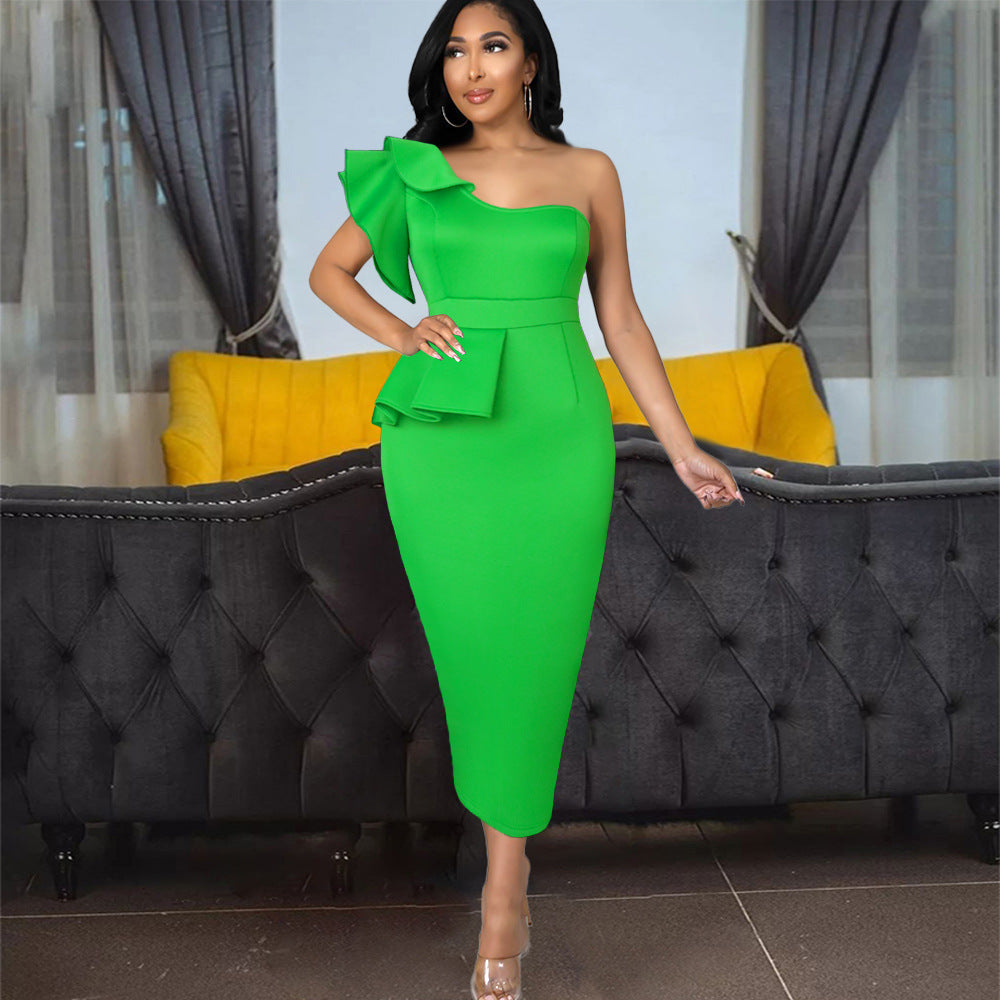 Damen Elegantes One-Shoulder Kleid mit voluminösem Rüschendetail Echo Archiv
