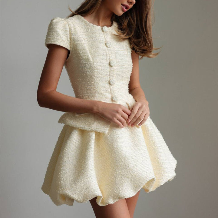 Damen Figurbetontes Tweed-Minikleid mit Schößchen und Knopfleiste Echo Archiv