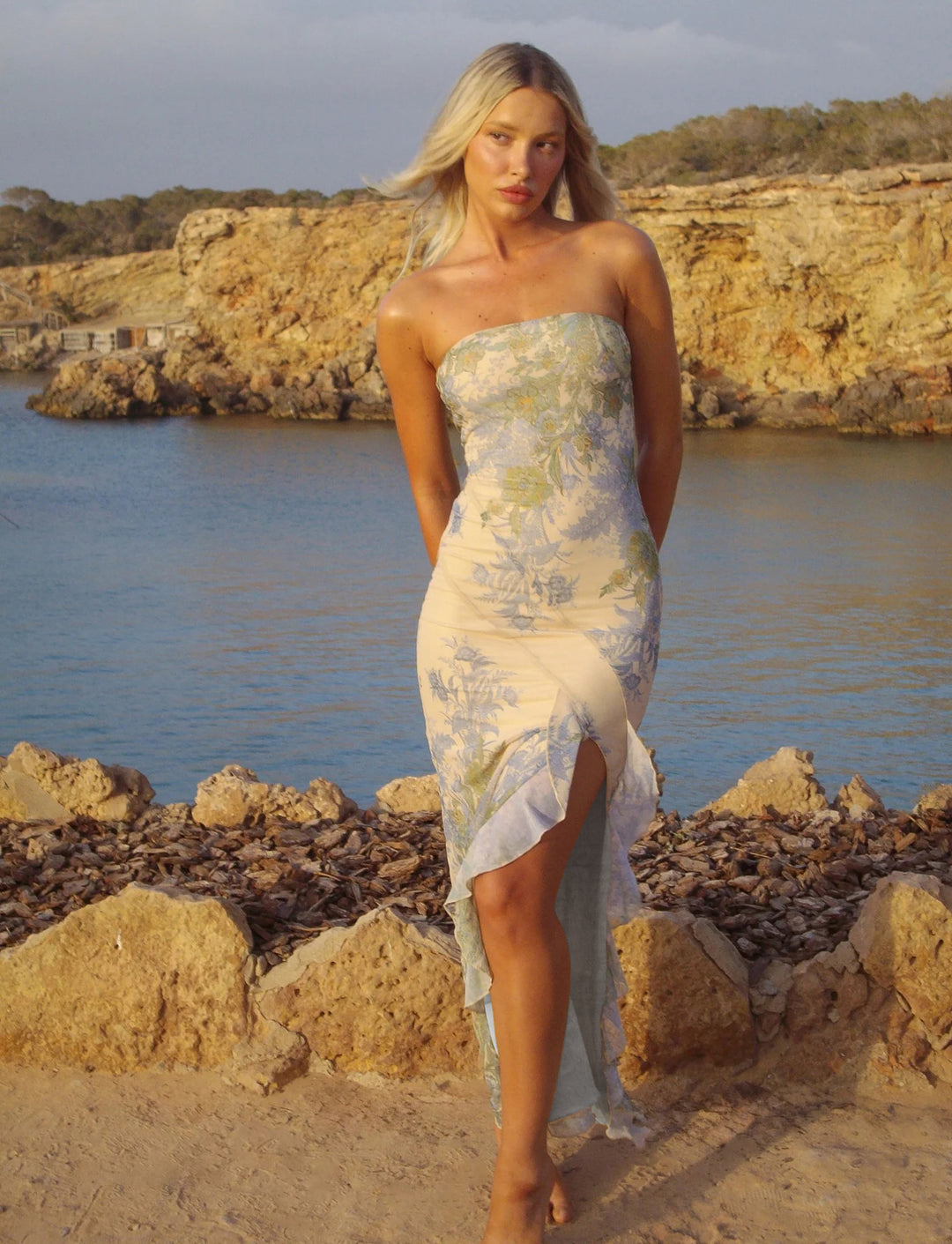 Damen Sommerliches Strandkleid mit elegantem seitlichem Schlitz Echo Archiv