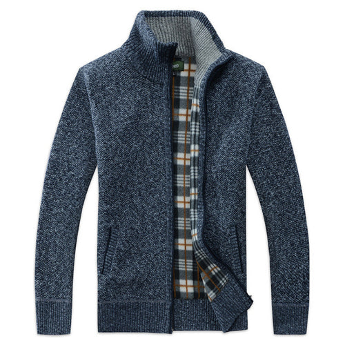 Herren Strickjacke mit hohem Kragen und praktischen Taschen Echoarchiv