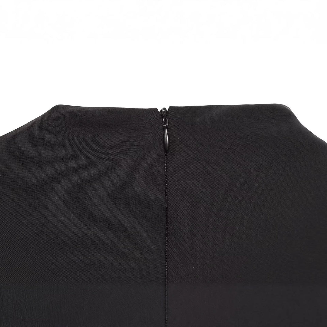 Damen Enganliegendes Minikleid mit drapiertem Stehkragen Echoarchiv