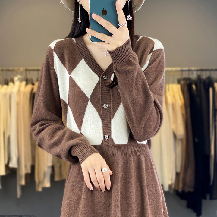 Damen Strick-Set mit V-Cardigan Rautenmuster und tailliertem Midirock Echoarchiv