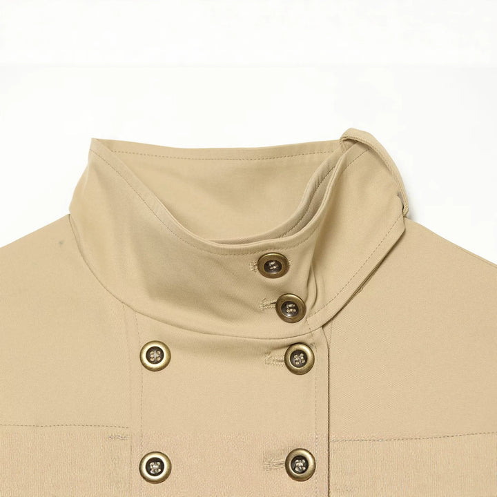 Damen Kurzblouson im Utility‑Stil mit hohem Stehkragen und doppelreihiger Knopfleiste Echo Archiv