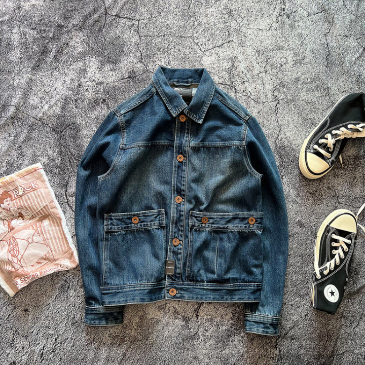 Herren Denimjacke mit aufgesetzten Taschen und modischen Knopfdetails Echoarchiv