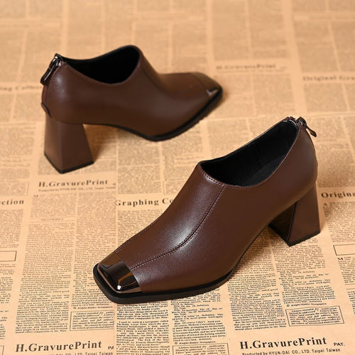 Damen Elegante Stiefeletten mit Blockabsatz und Glänzenden Akzenten Echo Archiv