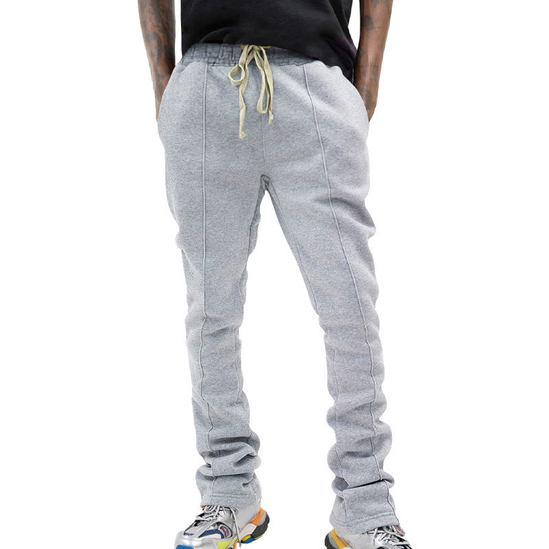 Herren Slim-Fit Jogginghose mit Tunnelzug, markanten Ziernähten & seitlichem Panel – Sorevano