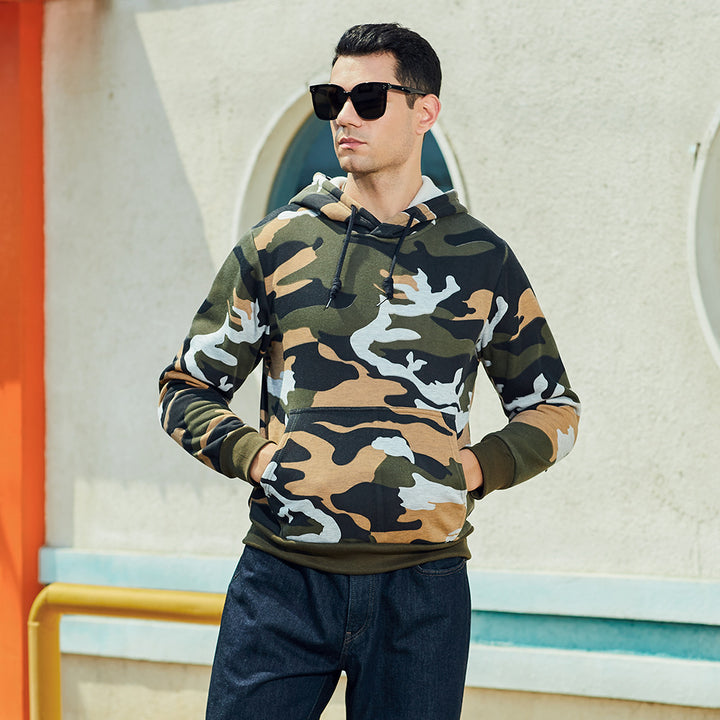 Herren kuscheliger Kapuzenpullover mit modischem Camouflage-Muster Echoarchiv